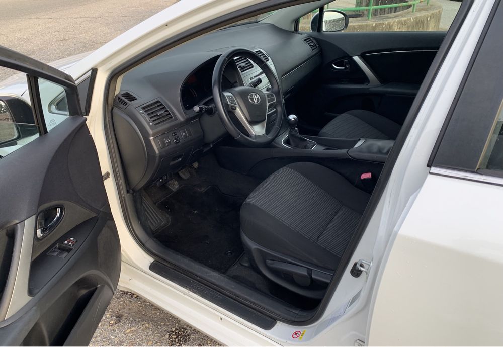 Toyota Avensis Sw 2.0 D4d -2014