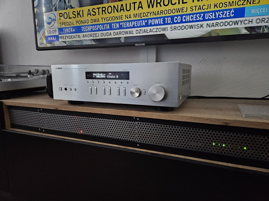 Amplituner yamaha RN303D