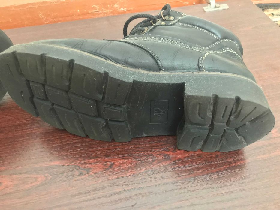 Продам мужские кожаные ботинки