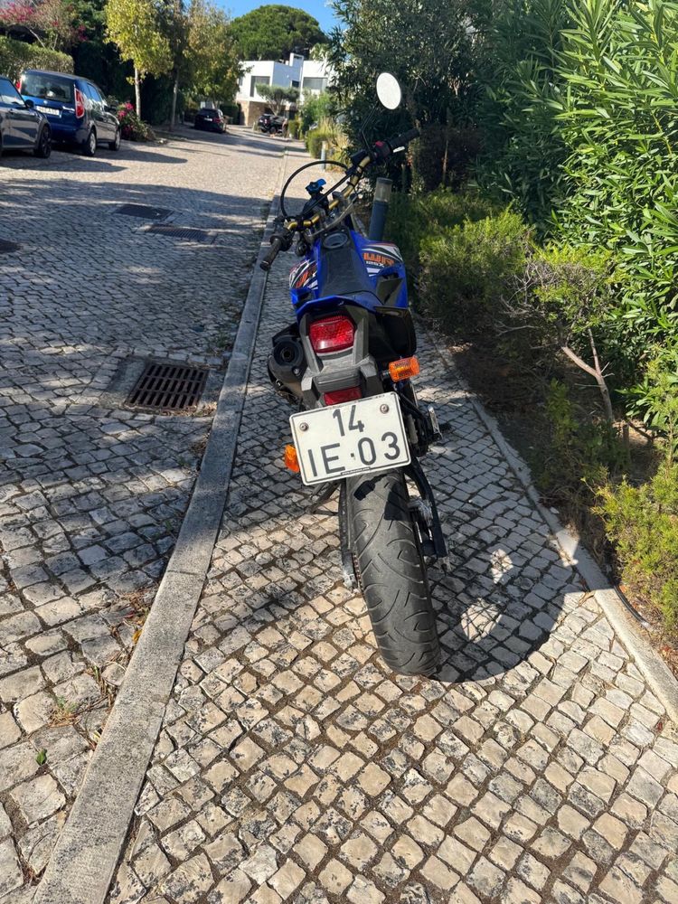 Wr 125x (acidentada)