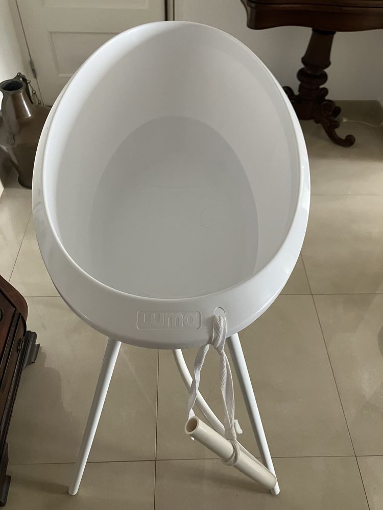 Banheira Luma Branca com suporte e mangueira
