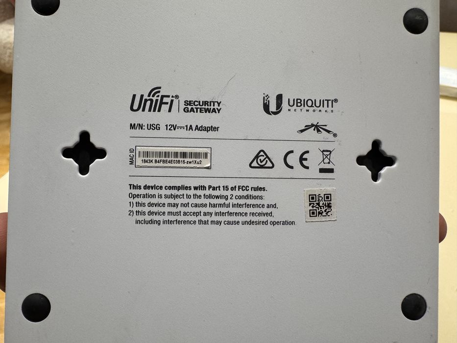 Роутер Ubuquiti USG