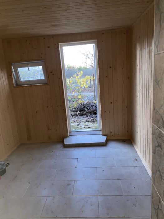 Гараж,земельна ділянка,літня кухня,підвал,горище.