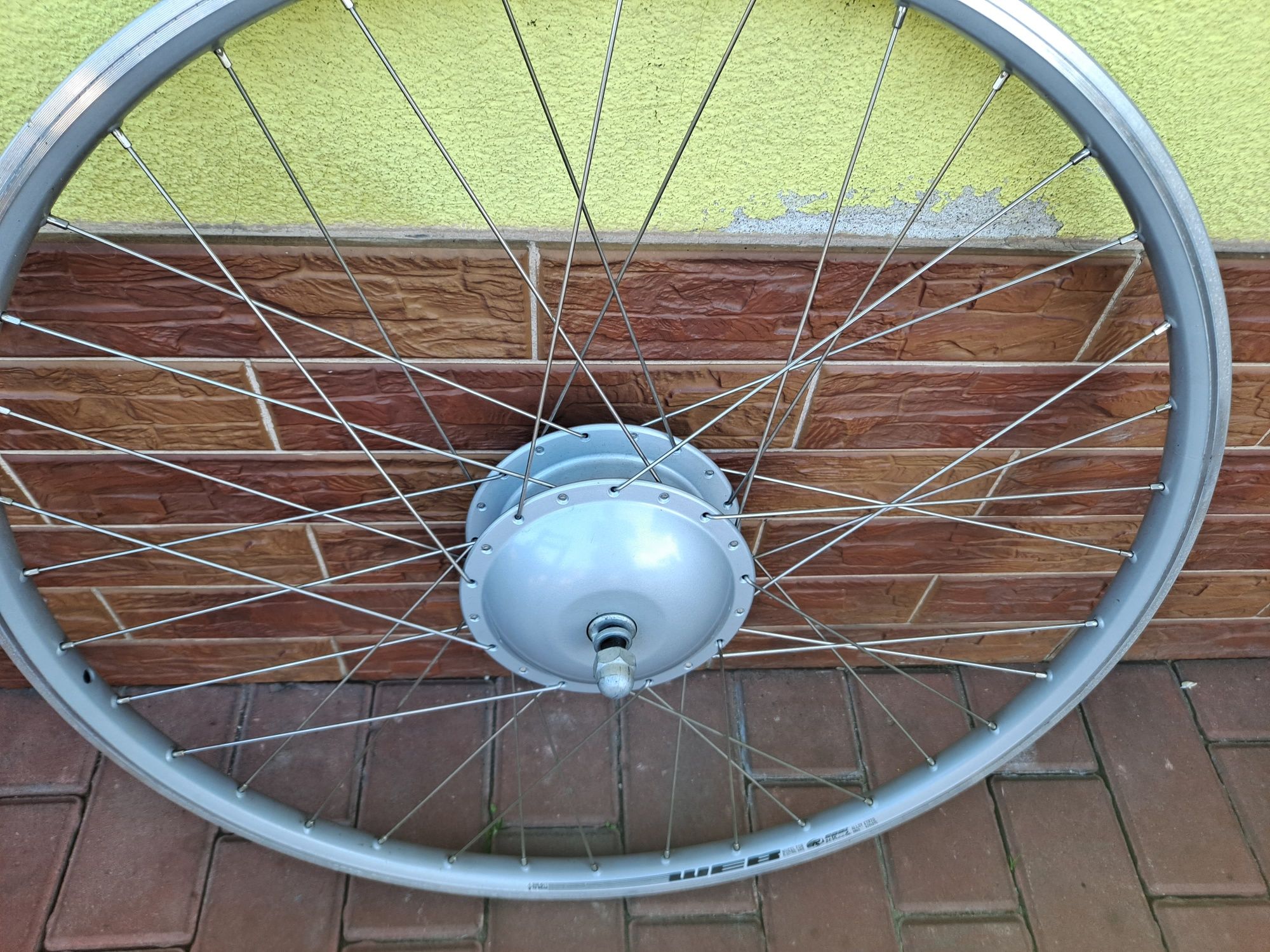 Kolo z silnikiem do roweru elektrycznego