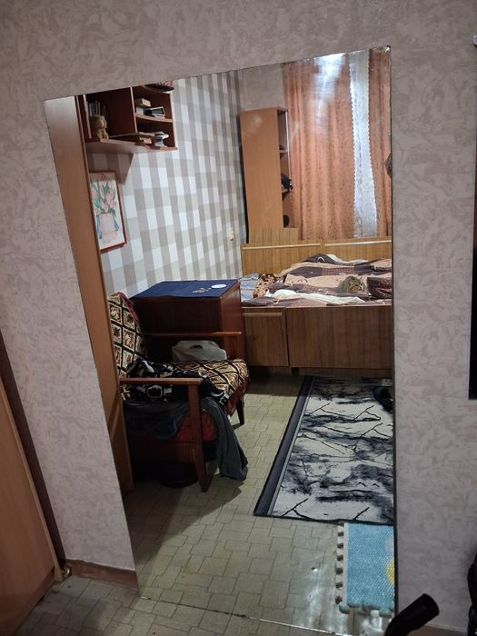 Продам  3 однакових великих дзеркала.