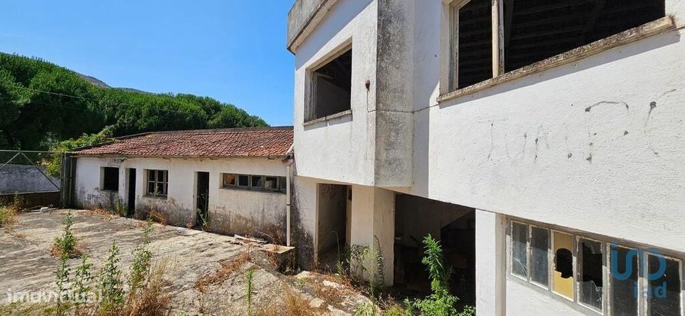 Loja / Estabelecimento Comercial em Minde de 1244,00 m2