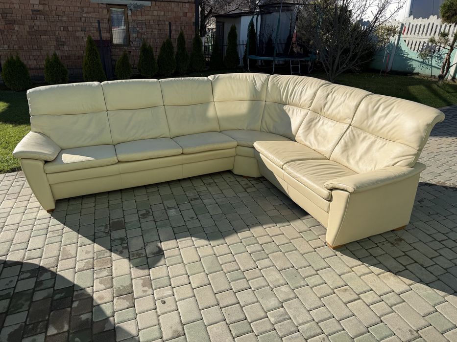 Шкіряний уголок ідеальний стан