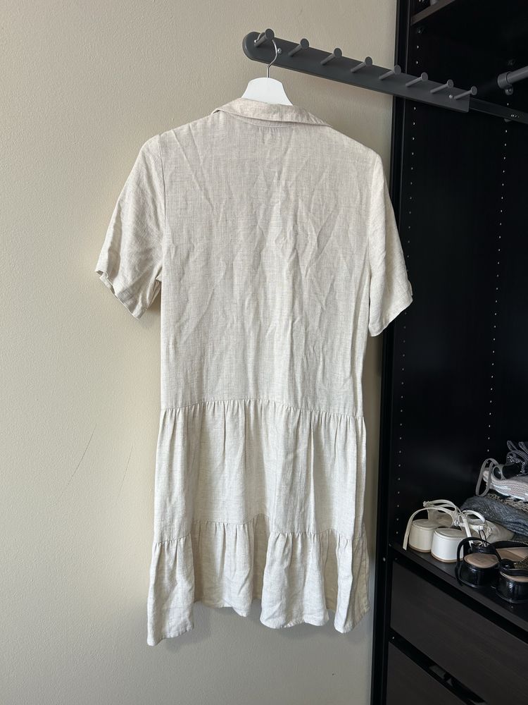 Vestido manga curta midi camiseiro linho stradivarius