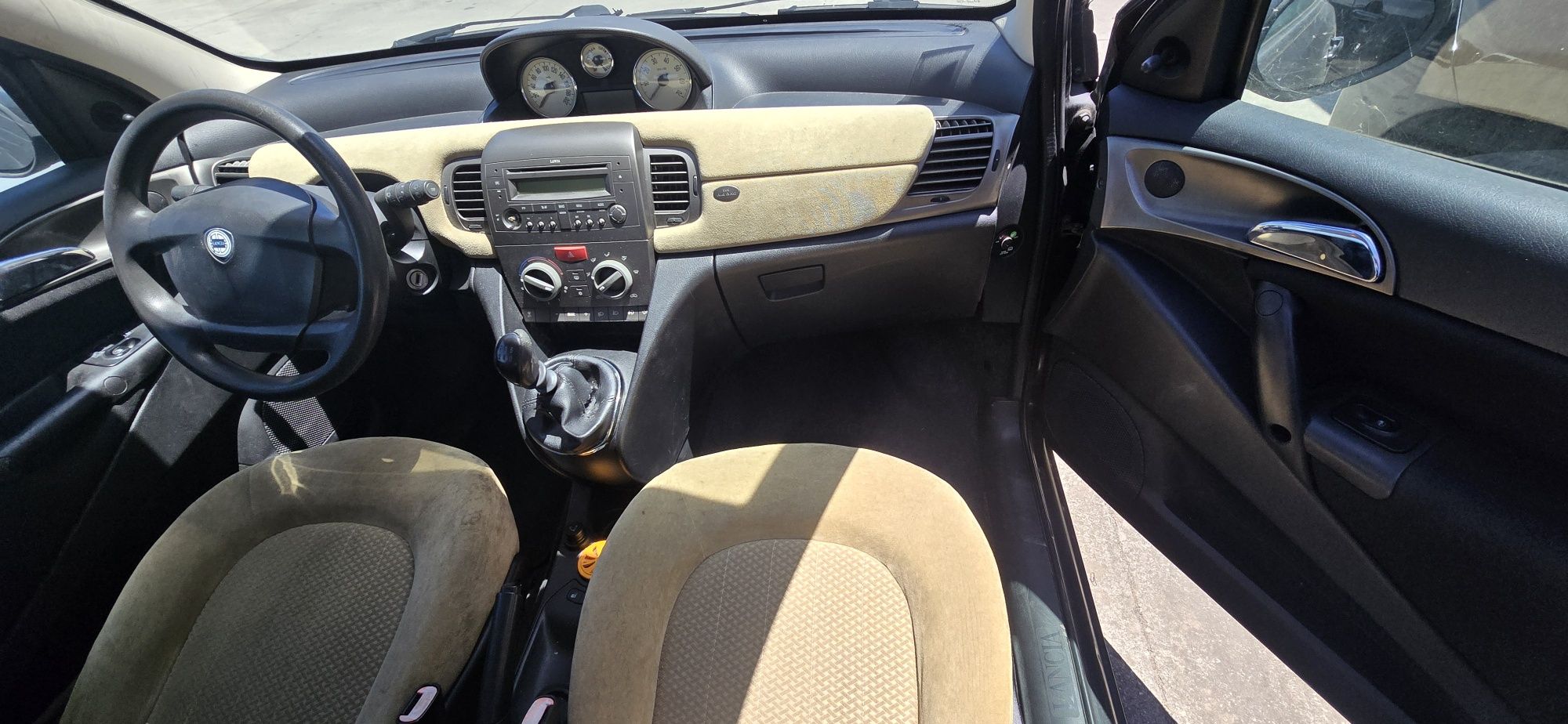 lancia ypsilon 2004