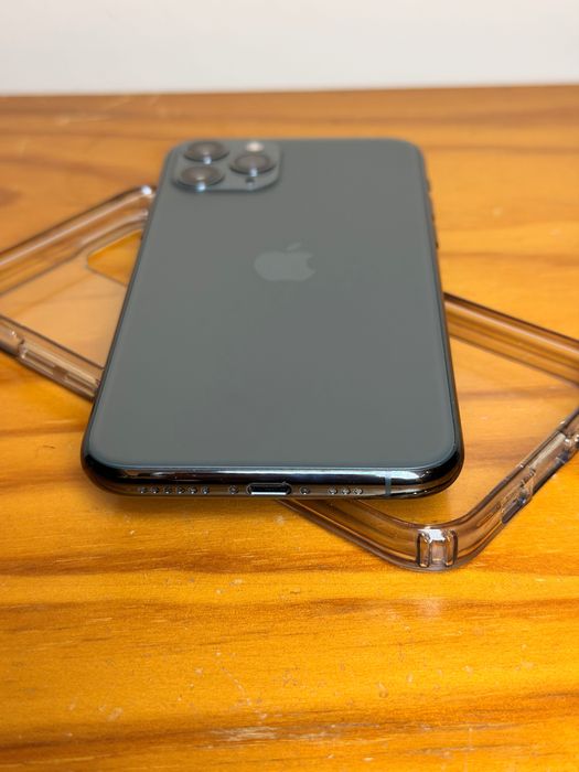 iPhone 11 Pro em estado de novo