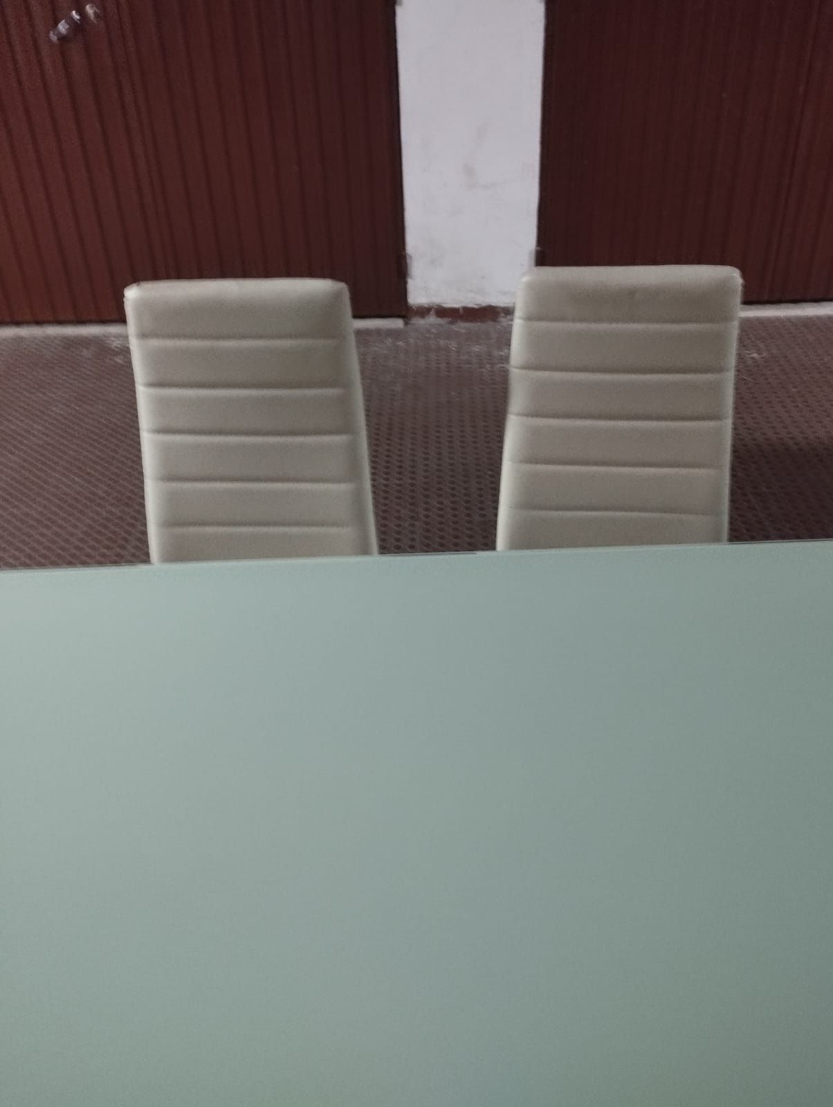 Vendo mesa de cozinha / 4 cadeiras