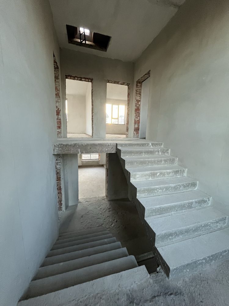 Продається будинок 210 м²,Сирець,Світло,Газ. Угринів. Івано-Франківськ
