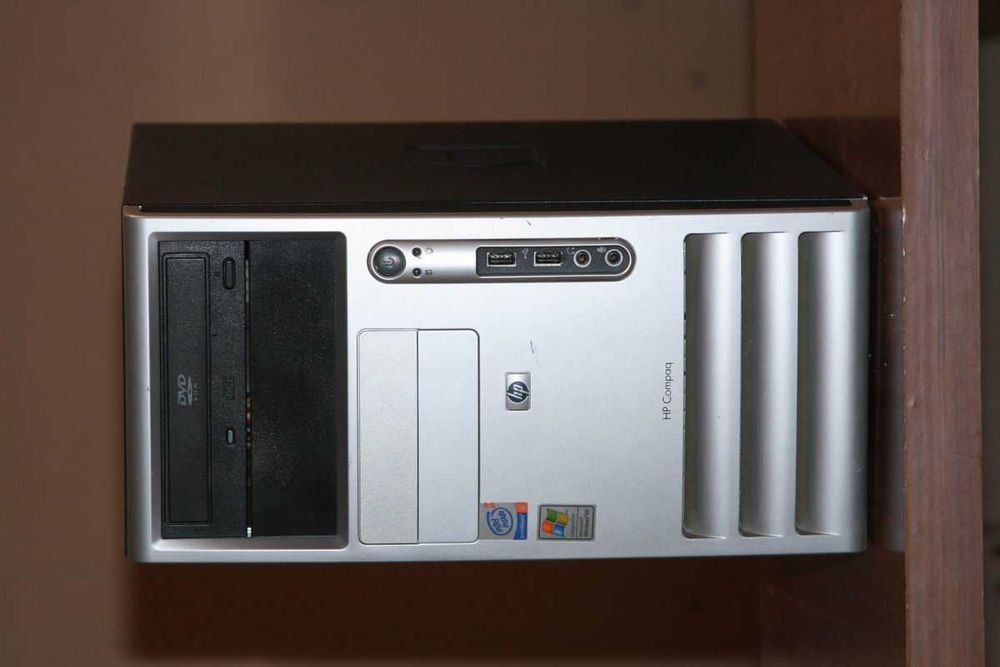 Komputer  z  płytą Gigabayte ,  Intel Quad   +  FDD