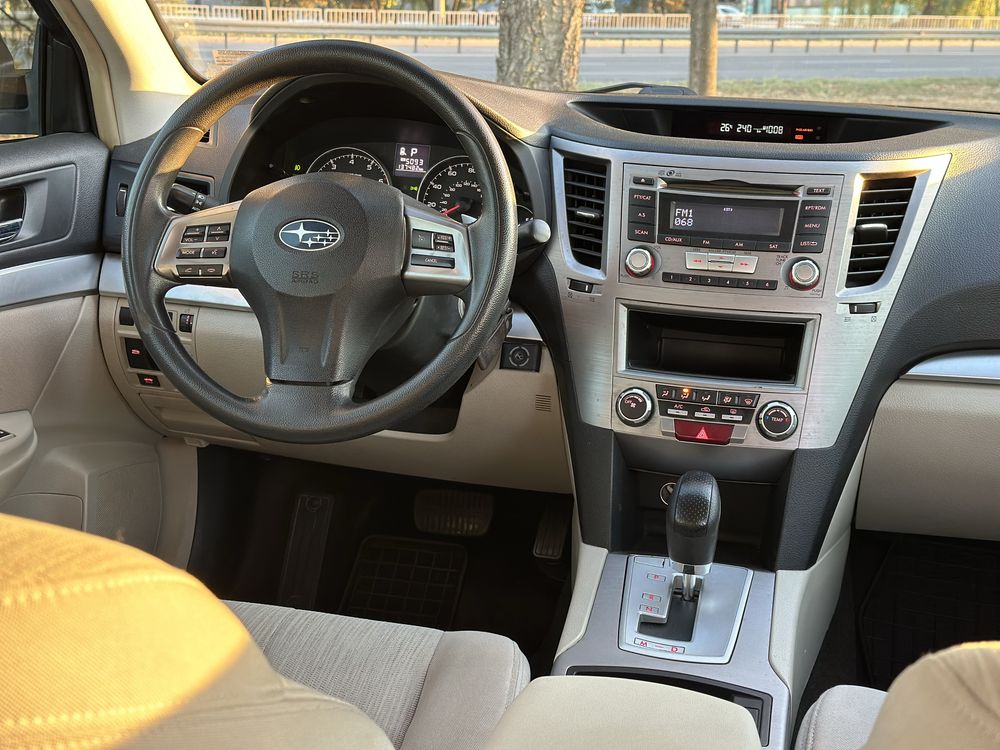 Продам Subaru Legacy 2013 2014 2.5 газ/бензин шикарное состояние