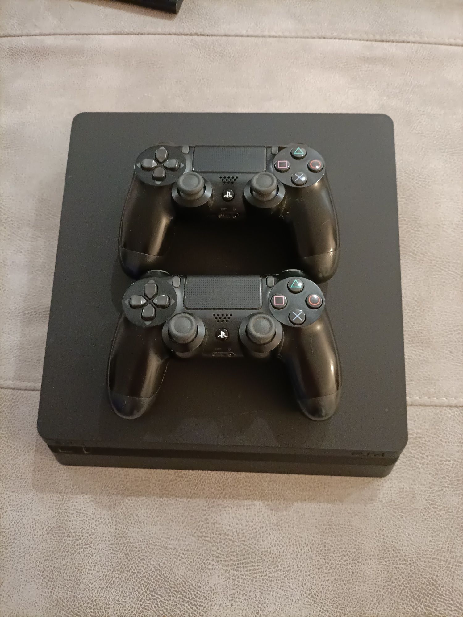 PlayStation 4 Slim 1TB