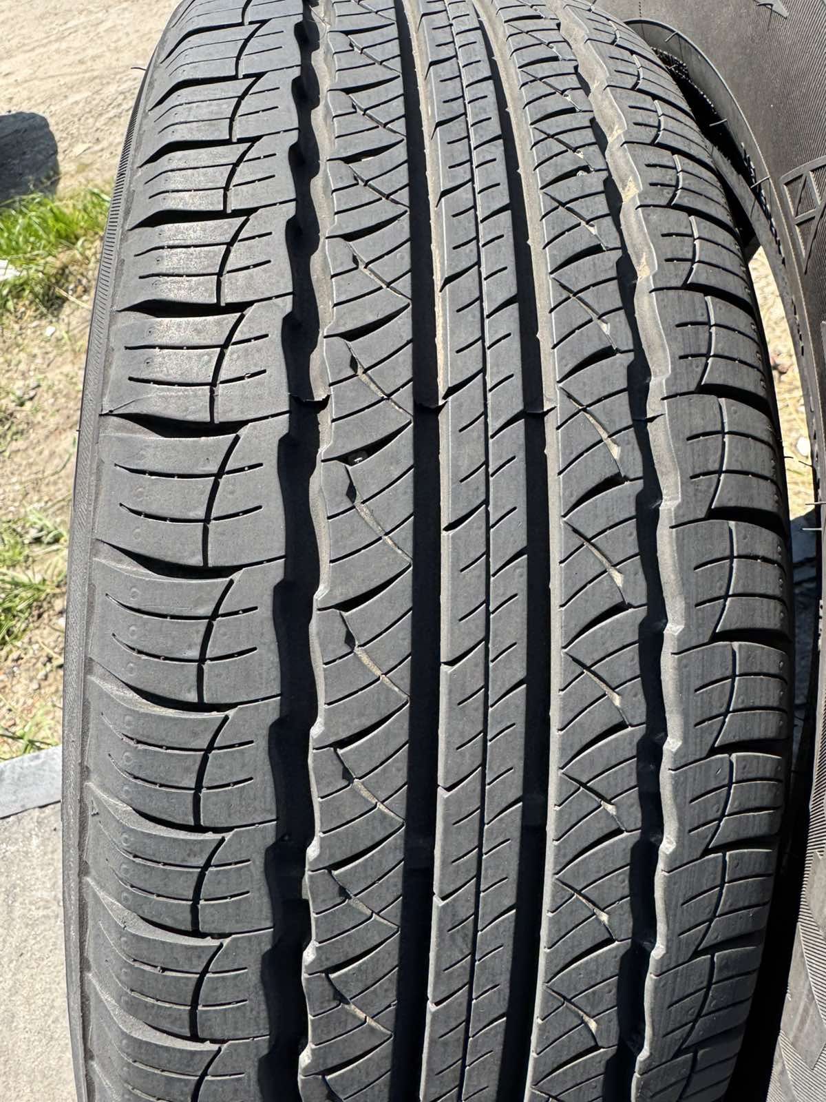 Майже нові літні шини Triangle 215/60 R17