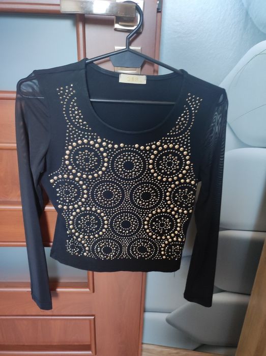 Bluzka czarna  cyrkonie złote