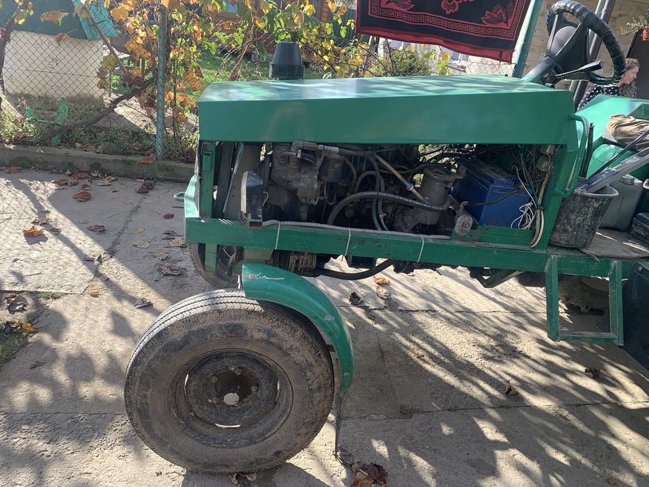 Продам, трактор саморобний , мотор від мерседеса 123 .