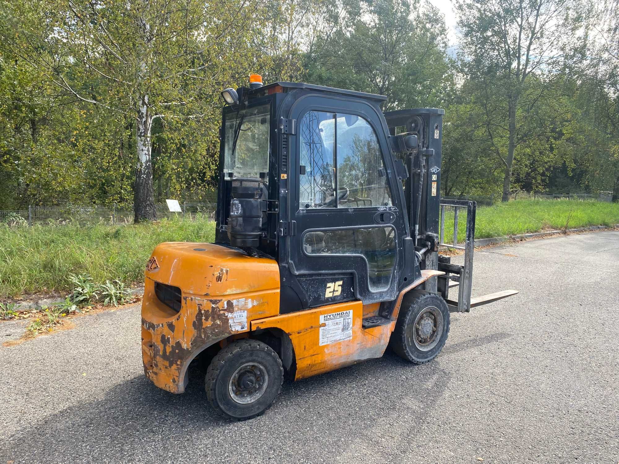 Wózek widłowy HANGCHA CPCD25N-RW56 diesel 2,5T. Triplex kabina YANMAR