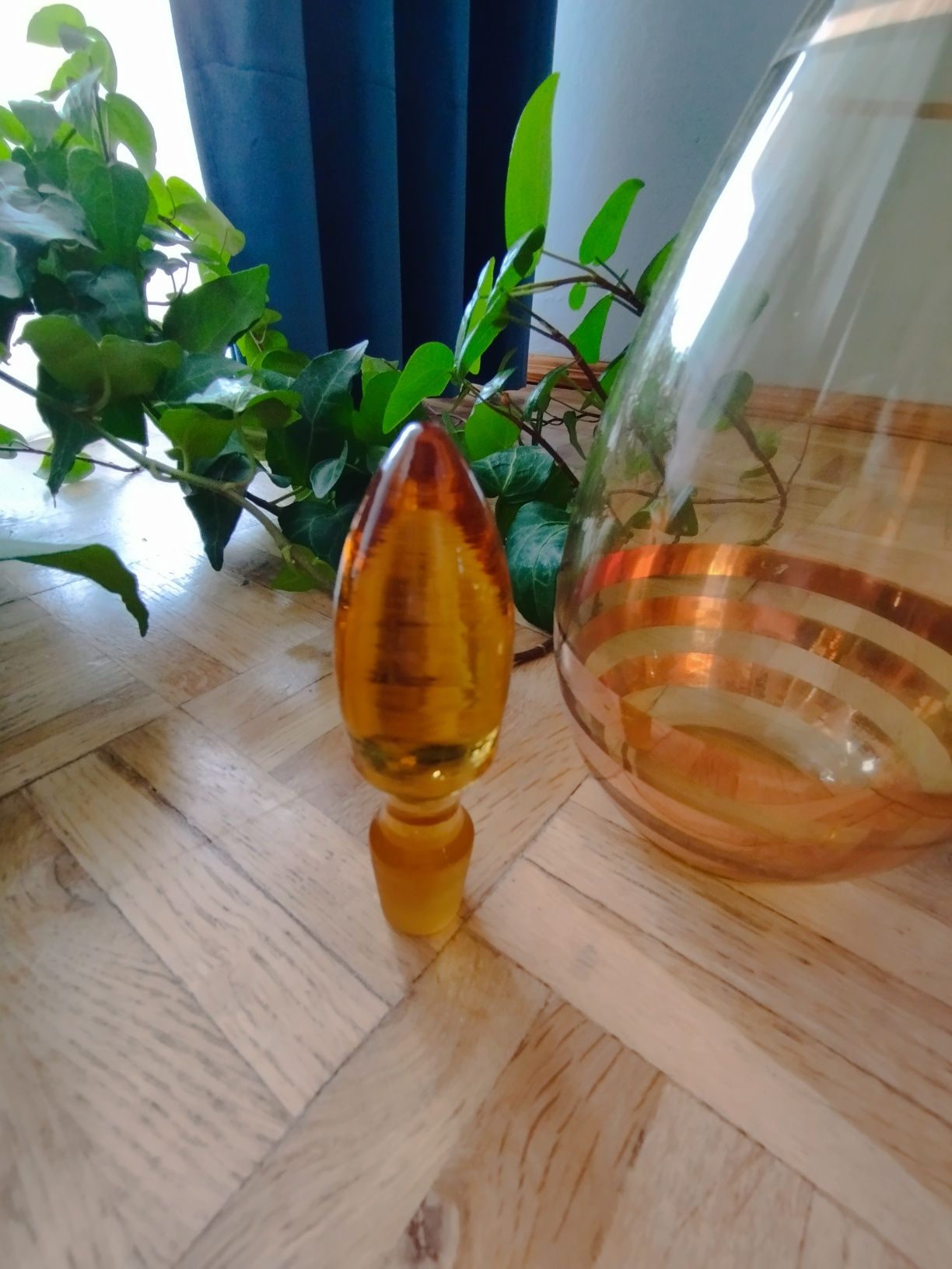 Szklana karafka.