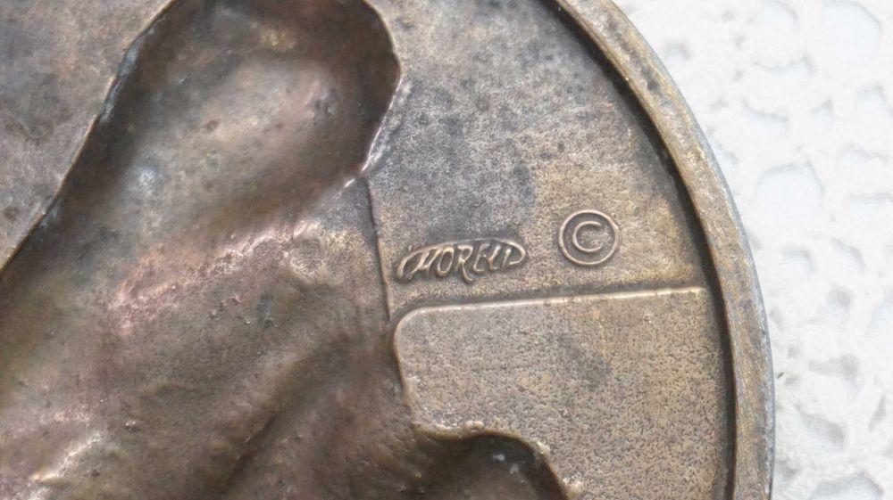 Plakieta - medalion wykonana z mosiądzu Matka Boska