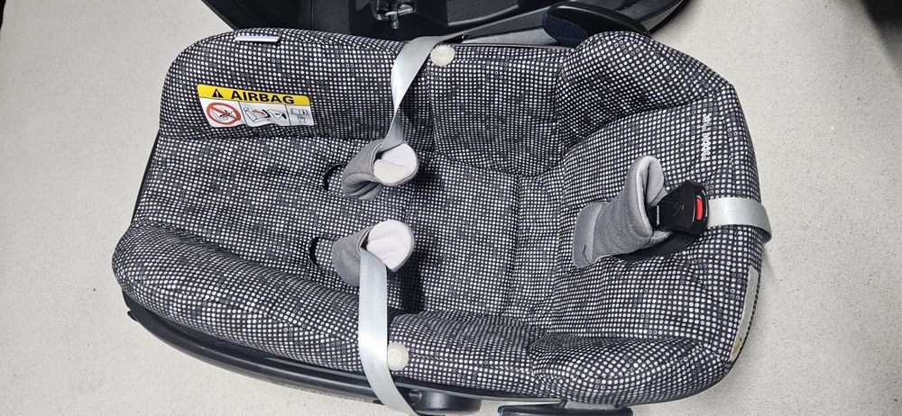 Nosidełko Maxi cosi Pebble Plus + baza