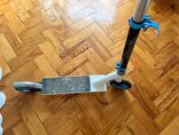 Trotinete oxelo azul como nova criança