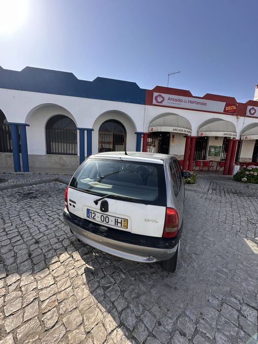 Vendo barato carro todo documentado .