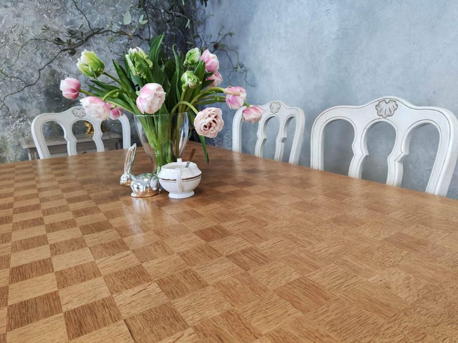 Krzesła po  renowacji. Siedzenia do obicia brak materiału wid. na zdje