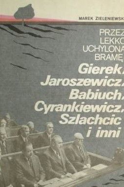 Przez Lekko Uchyloną Bramę Ax42623