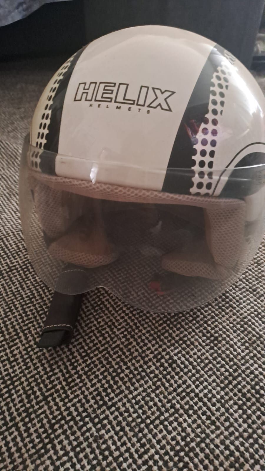 Vendo capacete Helix de senhora  NOVO