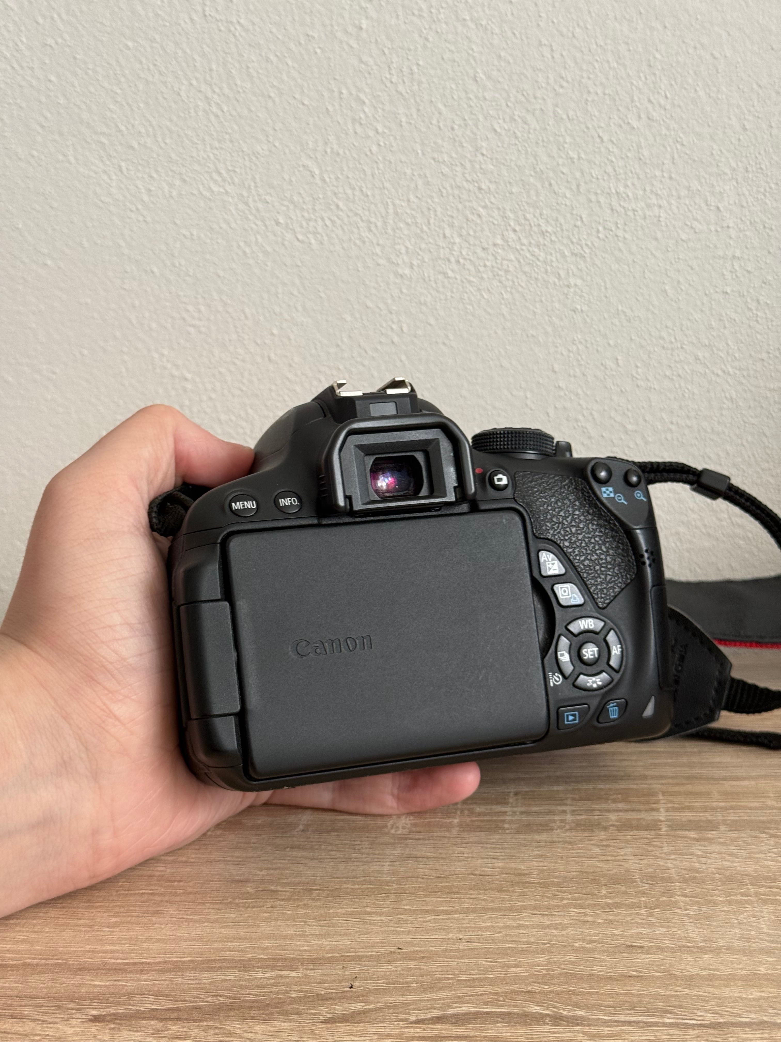 CANON 700D+ Canon EF 18-55mm