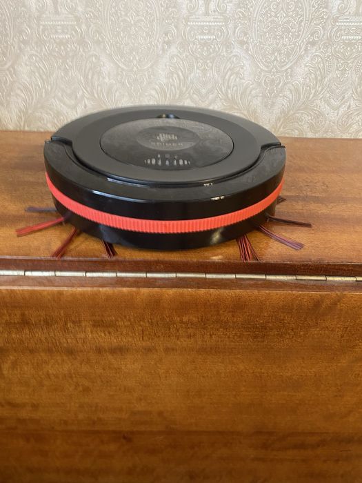 Робот пылесос пилосмок Dirt Devil M607