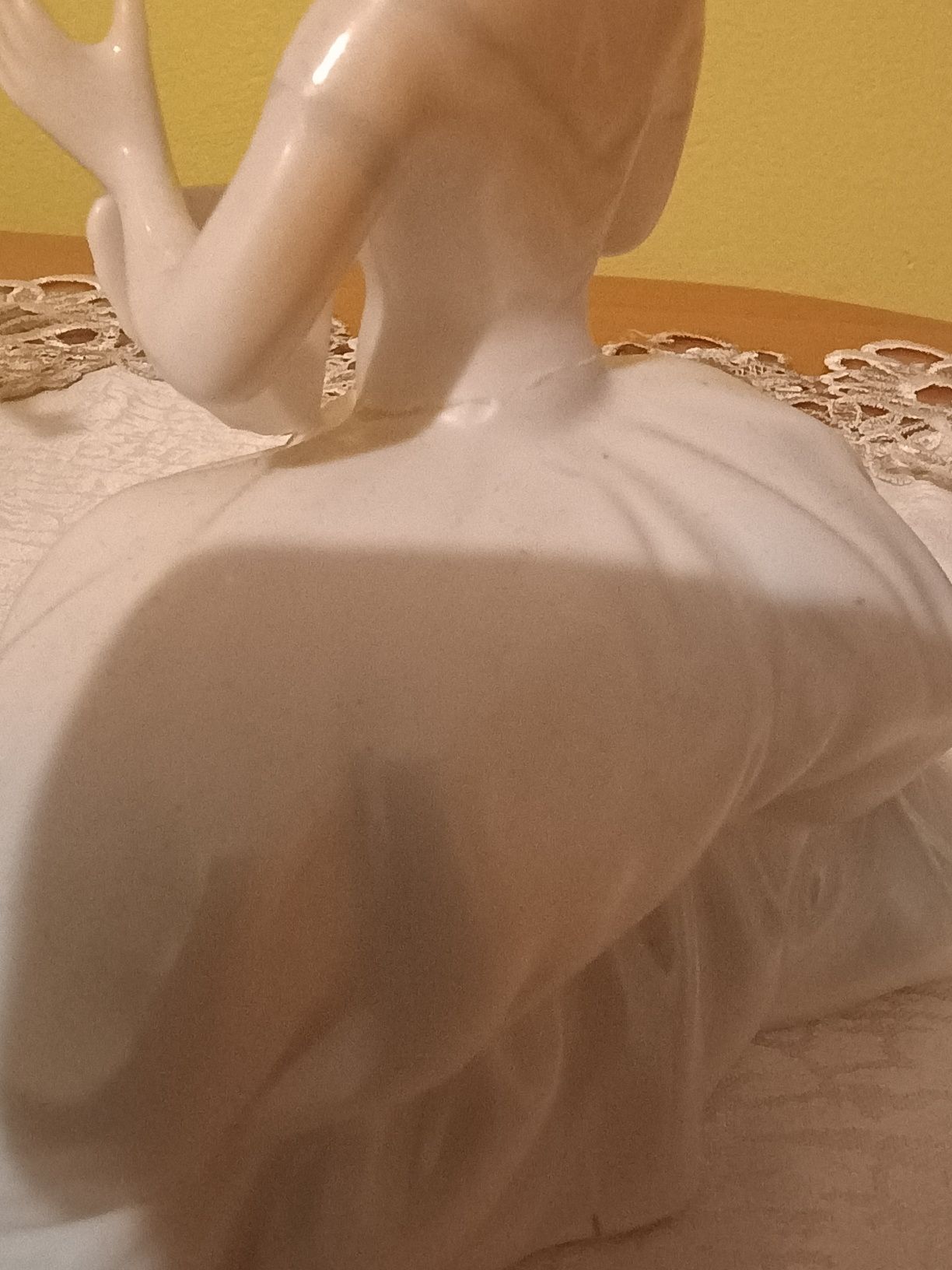 Figurka porcelanowa rezerwacja