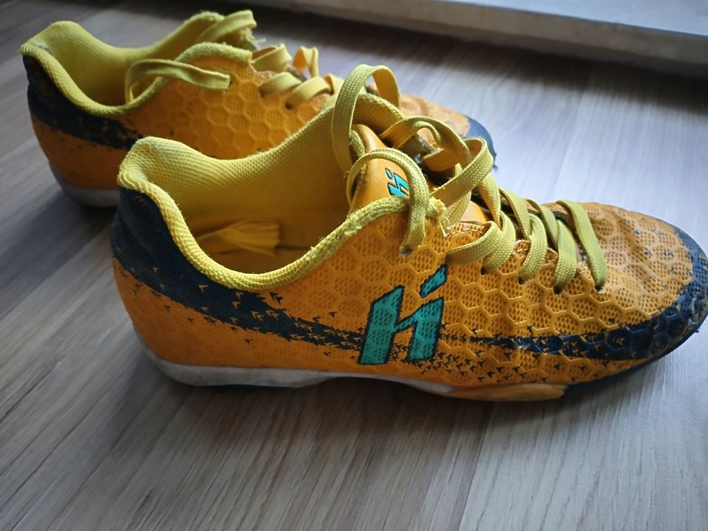Buty do piłki nożnej ASTRO