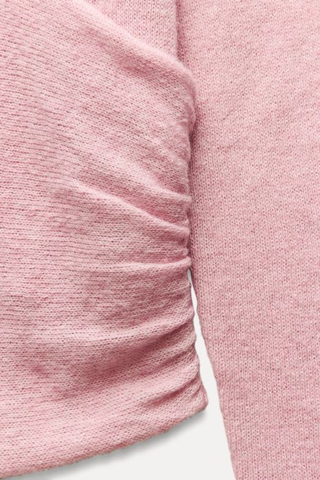 Асиметричний светр топ на одне плече з трояндами zara