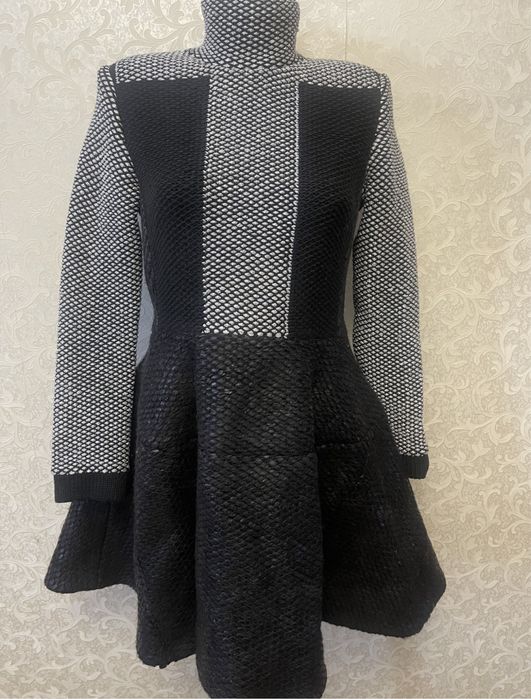 Оригінал Versace брендова тепла сукня гольф 38 M італія теплое платье