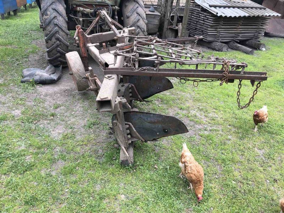 Плуг 3-корпусний