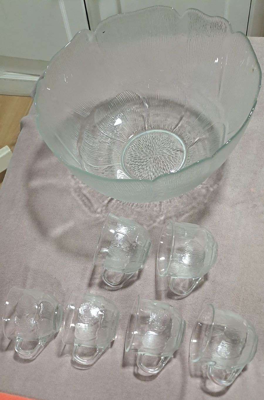 Taça  de vidro com 6 chavenas