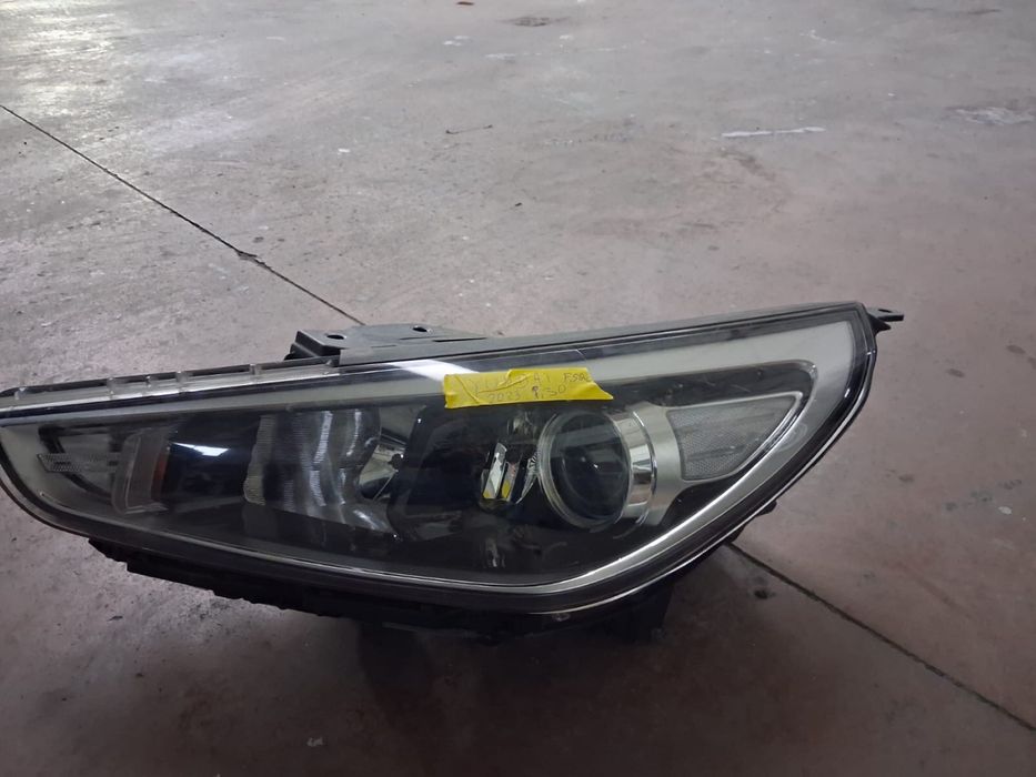 Farol Esquerdo de hyundai i30 2023