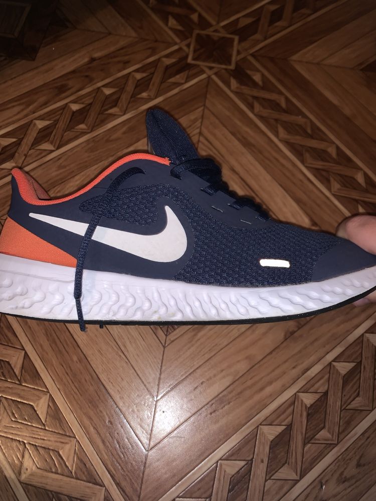 кроссовки nike revolution 5