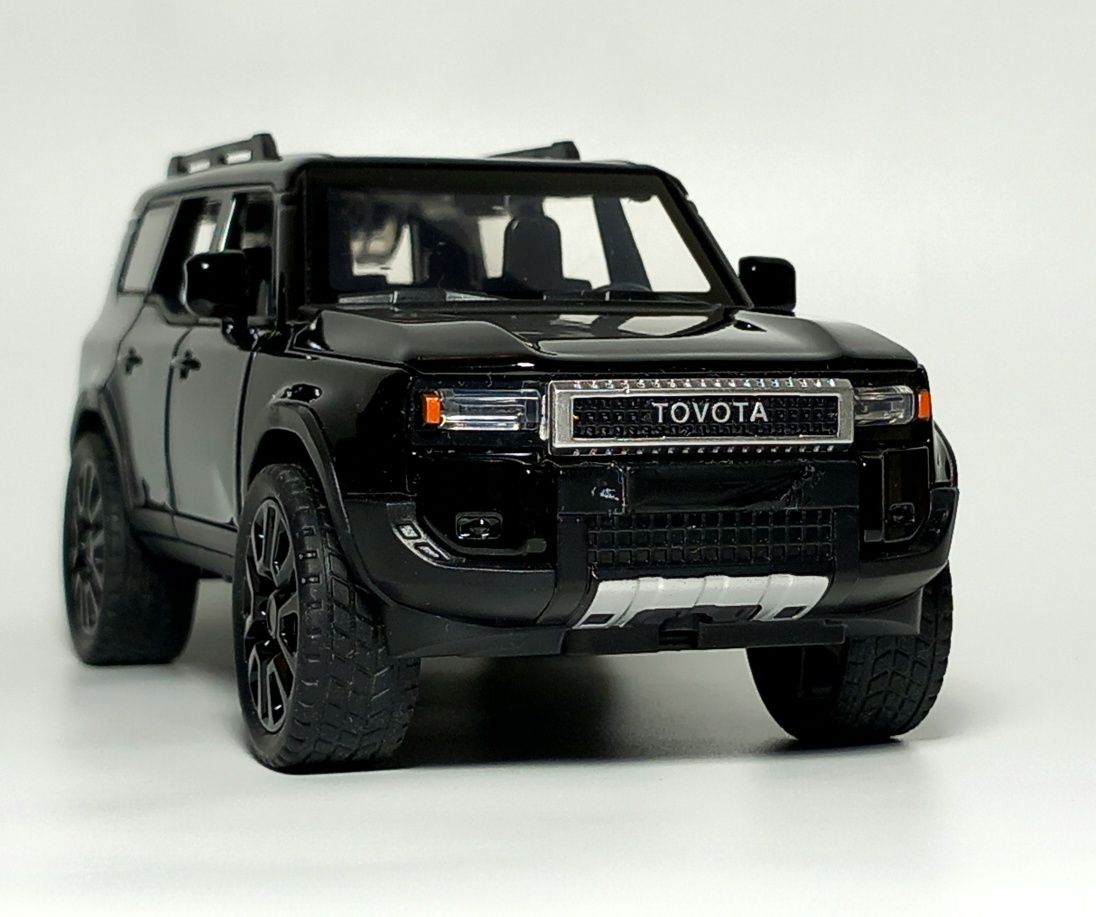 Модель авто Тойота Прадо масштабна колекційна Toyota PRADO LC300 RAV4