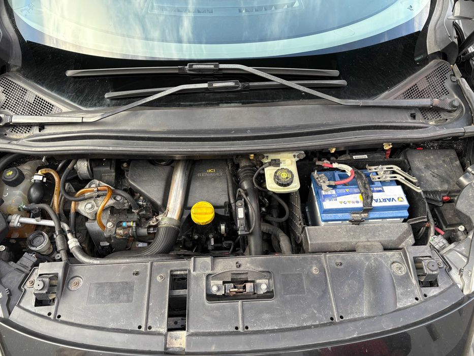 Renault Grand Scenic Preto