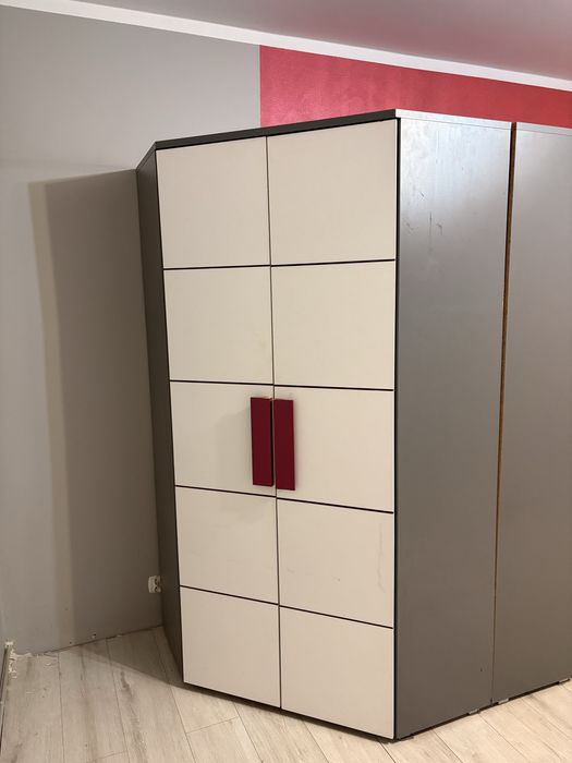 oddam dwie szafy narożne