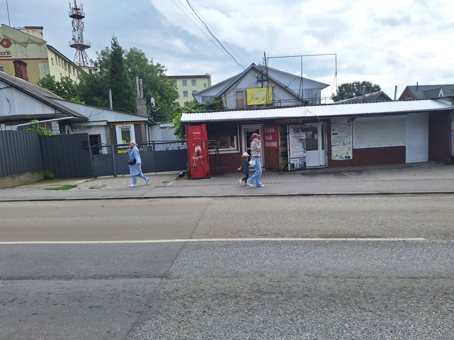 Продаж  комерційного приміщення з будинком  Чернівці