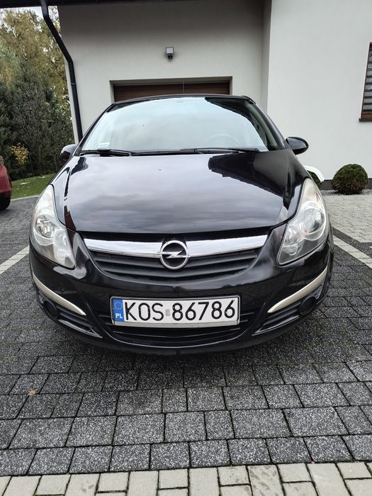 Opel Corsa D 2010r diesel .drugi komplet kòł zima gratis