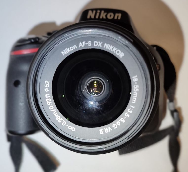 Máquina Reflex NIKON D5200 18/55 VR II Kit + Bolsa