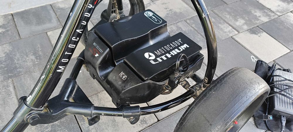 MotoCaddy S1 wózek golfowy elektryczny z baterią i ładowarką do golfa