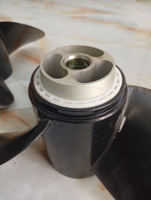 Продам винты. Новые.