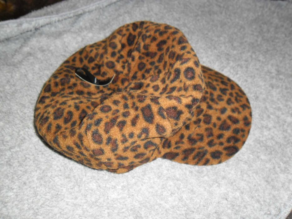 damski nowy kaszkiet w panterkowy wzór